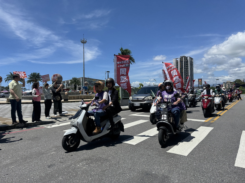 花蓮罷免傅崐萁民團車掃行動 籲7/26投票