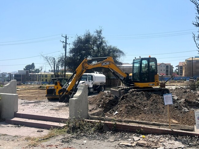 ICE突襲風聲鶴唳  洛杉磯野火重建區臨時工短缺 | 華視新聞