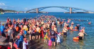 泳渡澎湖灣 500米體驗組率先登場