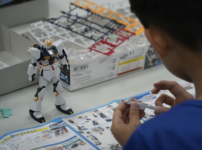 南投市公所親子活動  鋼彈模型組吸引大小孩瘋玩 | 華視新聞
