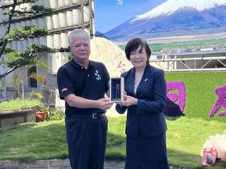 再訪高雄見安倍晉三銅像 安倍昭惠感謝台灣人緬懷