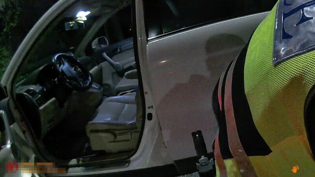 台中男開車經路檢點遭查獲毒品法辦 警及時阻毒駕 | 華視新聞