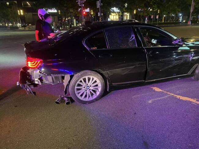 台中男子拒檢擦撞逾40車  棄車逃逸雲林落網 | 華視新聞