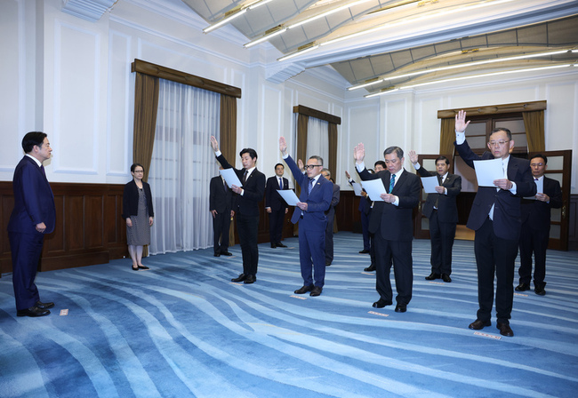 賴總統監誓  林昶佐王思為陳牧民等人完成宣誓 | 華視新聞