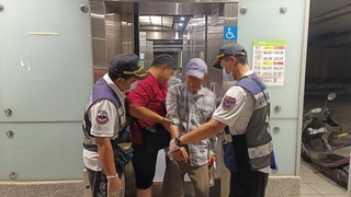 82歲老翁受困輕軌電梯近1小時 高捷公司致歉