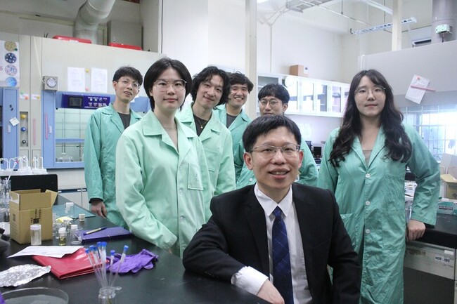 台德團隊打造光控奈米通道 可用於光學防偽標籤 | 華視新聞