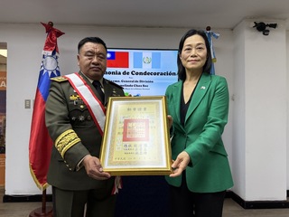 瓜地馬拉參謀總長接受贈勳:台灣是我第二故鄉