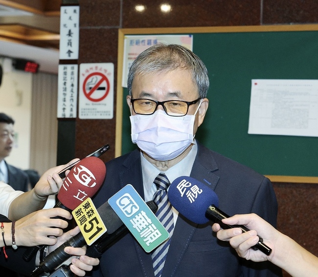 中小學明年1月先補課再放寒假 鄭英耀：最好的方式 | 華視新聞