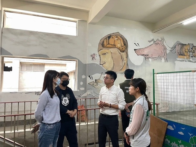 東門市場塗鴉作品遭刷漆 竹市：邀藝術家重新創作 | 華視新聞