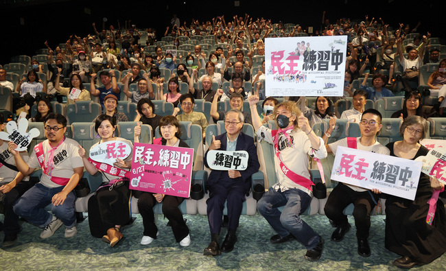 「民主練習中」記錄青年從政 遇人身威脅不輕易放棄 | 華視新聞