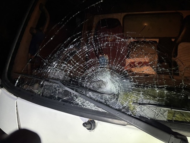 台中東勢死亡車禍 過彎車疑夜間昏暗撞6旬婦不治 | 華視新聞