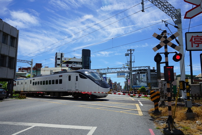 花蓮鐵路雙軌、高架化  陳世凱澄清沒跳票 | 華視新聞