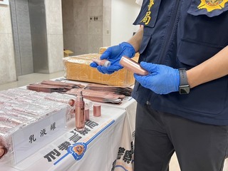 進口膠原蛋白乳液藏海洛因 刑事局逮2收貨移工