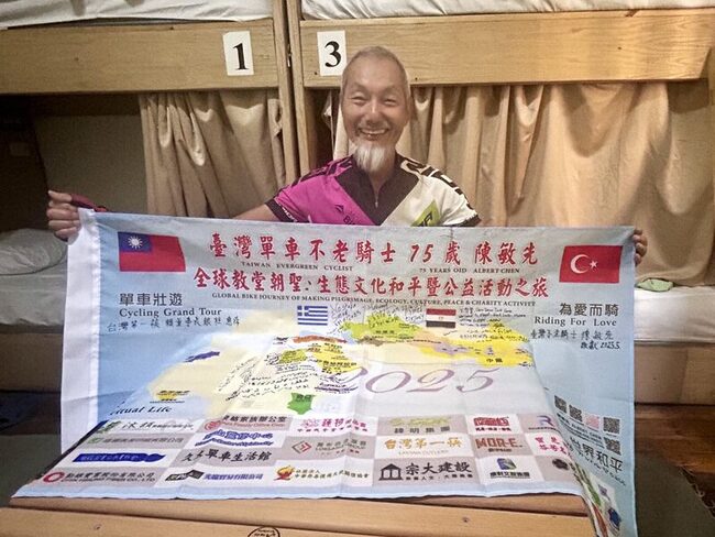 生態文化和平旅遊使者  台灣75歲單車不老騎士入埃及 | 華視新聞