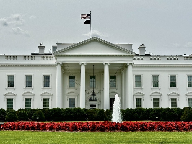 白宮：沒跡象顯示伊朗在美軍突襲前移走任何濃縮鈾 | 華視新聞