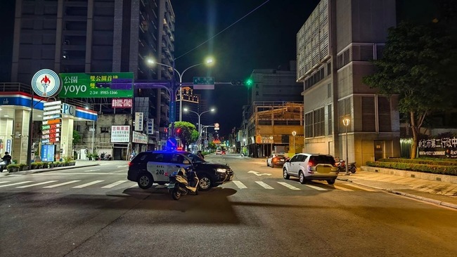 新北三重騎士闖紅燈  婦人過馬路遭撞送醫不治 | 華視新聞