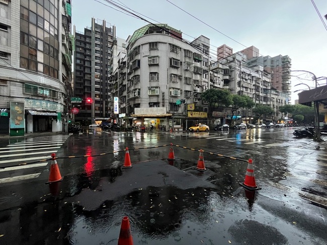 板橋全家福海砂屋都更獲審議通過 將建住商大樓 | 華視新聞