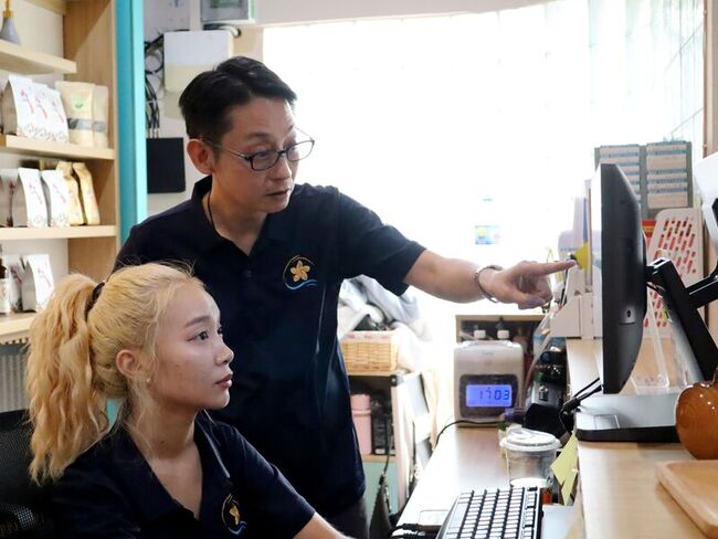 「原來台灣不像中國」 寮國旅客感受台灣溫柔魅力 | 華視新聞