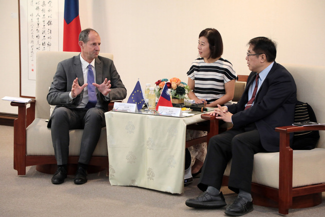 谷力哲首度正式訪問台南 拜會黃偉哲交換意見 | 華視新聞