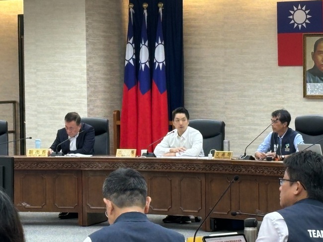 左轉側撞事故多 北市研議大路口全面採專用時相 | 華視新聞