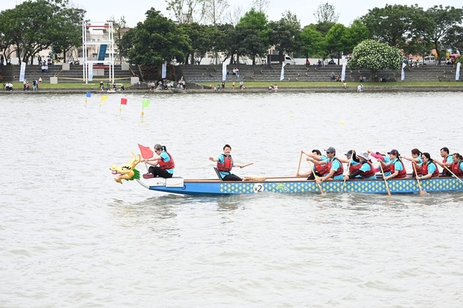 宜蘭特教學校親師生組龍舟隊 划出自信與榮耀 | 華視新聞
