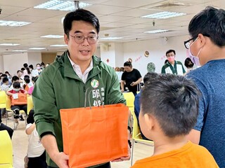 透南風基金會攜手南家扶贈書  鼓勵孩童持續閱讀