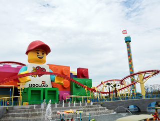 上海樂高樂園試營運出包 大飛車故障遊客掛半空