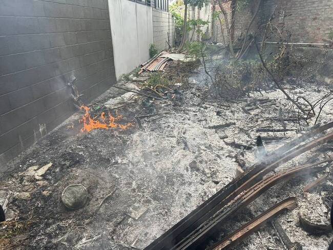 台中大甲空地廢棄物火警撲滅  2人送醫 | 華視新聞