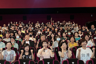 陳亭妃包場「看不見的國家」 一起凝視台灣價值