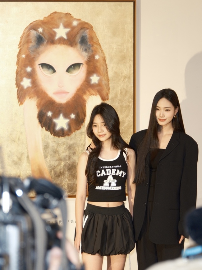 小S二女兒開畫展  作品藏一家人對大S的愛 | 華視新聞