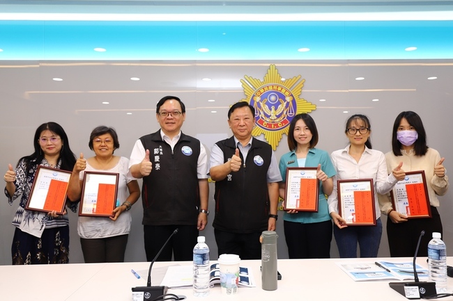 移工販賣帳戶觸法案件增加  桃警母語宣導防詐騙 | 華視新聞