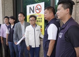 鄭正鈐指看板不實提告誹謗 罷團籲提證據自清