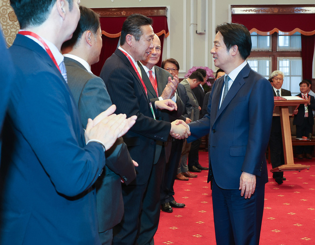 總統：中國持續灰色地帶侵擾 威脅挑戰台海和平穩定 | 華視新聞