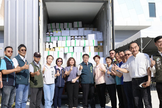 台南台灣鯛外銷新加坡 5噸各式產品封櫃啟運