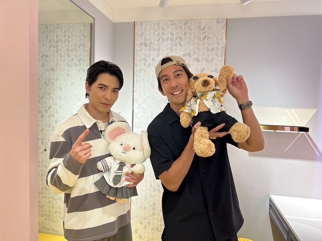 蕭敬騰自認夾娃娃高手  西門町實戰慘輸修杰楷 | 華視新聞