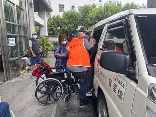 花蓮富里幸福巴士 1年多跑26萬公里串起偏鄉生命線