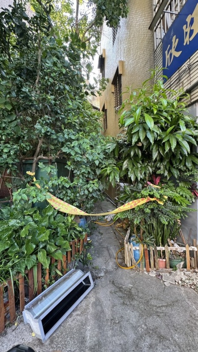 林口男疑拉吊掛鬆脫冷氣室外機  墜落送醫不治 | 華視新聞