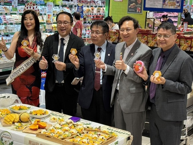 台南芒果飄香新加坡  愛文金煌吸引消費者搶購 | 華視新聞