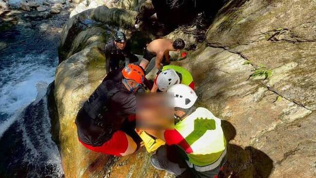 11青少年宜蘭金岳瀑布戲水  1人溺斃 | 華視新聞