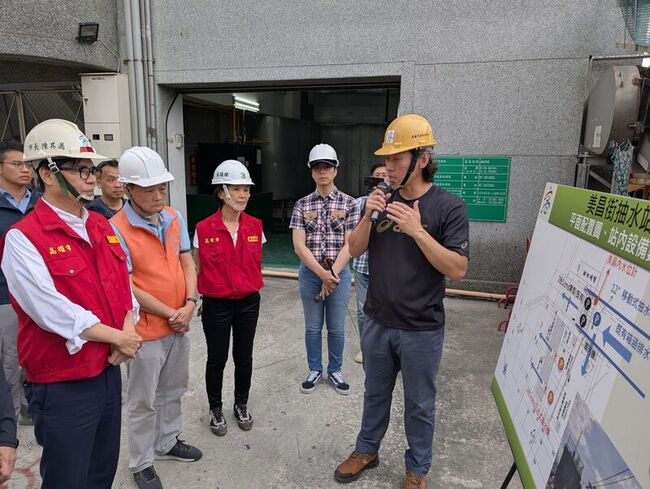 颱風丹娜絲逼近  陳其邁視察抽水站及側溝清淤 | 華視新聞