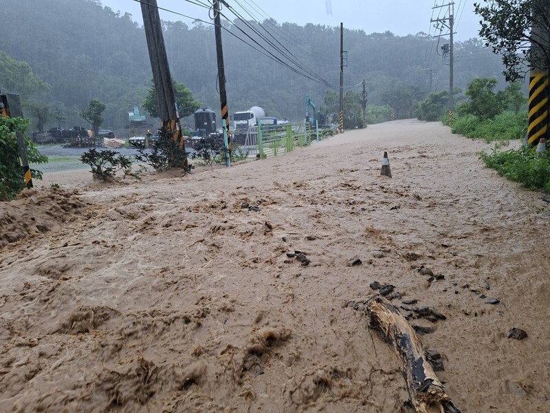 屏東牡丹鄉累積雨量破400毫米 多處淹水