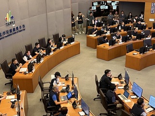 颱風丹娜絲來襲 北市開放部分疏散門周邊紅黃線停車