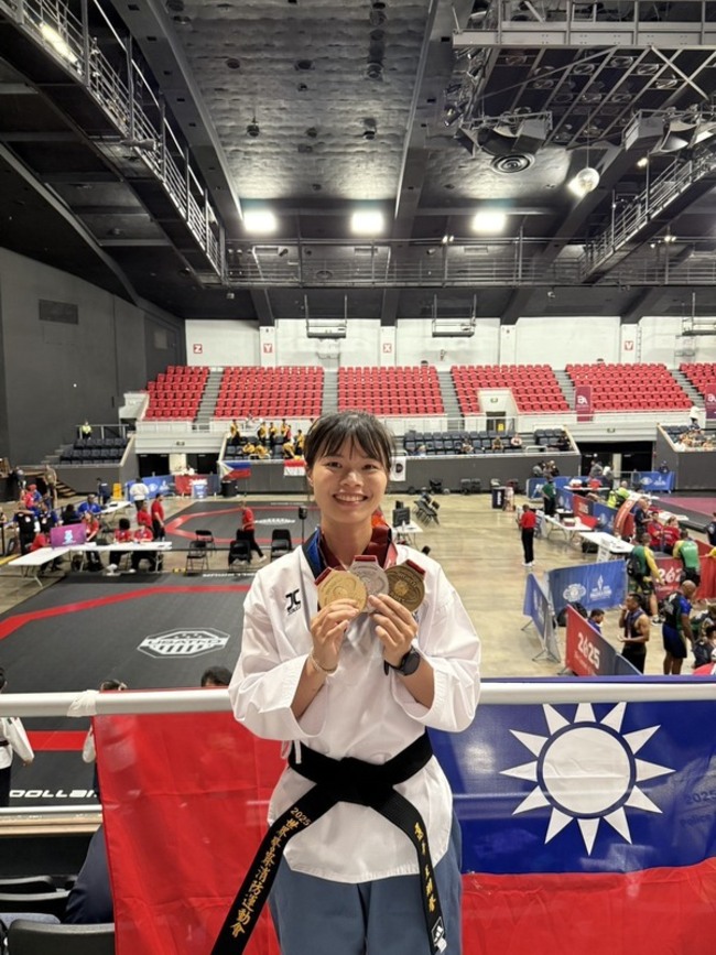 世界警消運動會 台中警花王翊馨勇奪跆拳道雙金 | 華視新聞