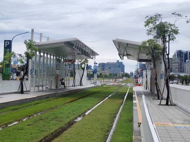 丹娜絲來襲 風力估達標高雄輕軌下午3時停駛 | 華視新聞