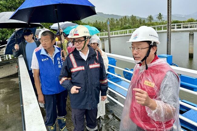 颱風丹娜絲逼近 高雄山區4區完成撤離1797人 | 華視新聞