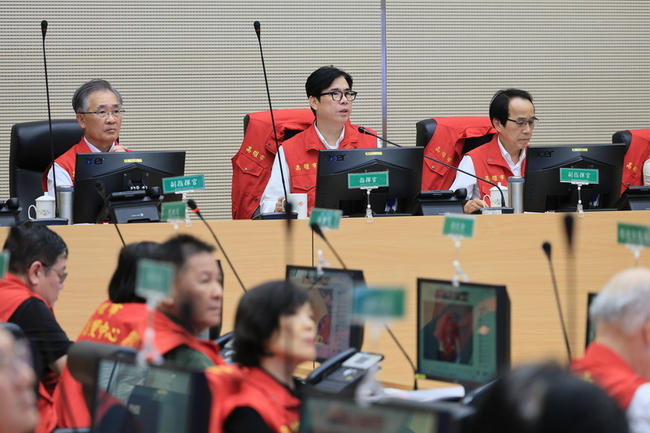 颱風丹娜絲帶來短時強降雨 高雄山區恐升紅色警戒 | 華視新聞