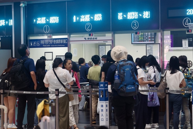 台鐵中午後 西部幹線對號列車恢復行駛 | 華視新聞