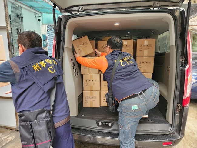 任天堂盜版遊戲機流竄網購平台 刑事局逮5嫌送辦 | 華視新聞