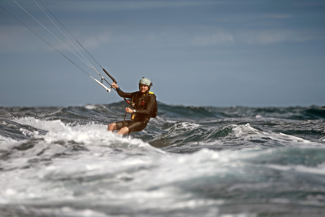 首度風箏衝浪橫越台灣海峽  瑞士好手修爾茲挑戰成功 | 華視新聞