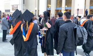 Z世代難帶？ 舊金山企業聘禮儀專家救火